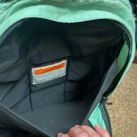 L L Bean bookbag with lots of compartments - Picture 6 of 9